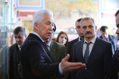 Врио Главы Дагестана Владимир Васильев совершил рабочую поездку по железной дороге от Махачкалы до Дербента