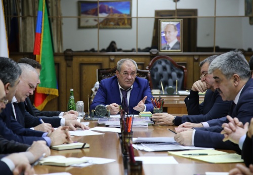 В Дербенте прошло совещание по вопросу благоустройства микрорайона «Аэропорт» 