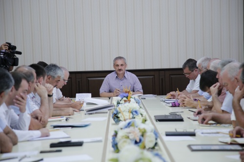 Энрик Муслимов провел аппаратное совещание