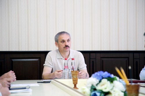 Энрик Муслимов принял инициативную группу жителей улицы Генерала Гейдарова