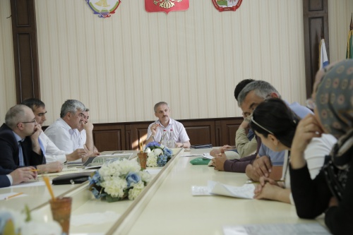 Энрик Муслимов принял инициативную группу жителей микрорайона "Аэропорт"