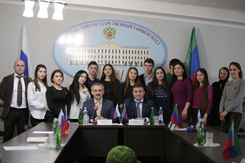 Энрик Муслимов встретился со студентами филиала ДГУ