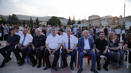 109 медалистов города Дербент наградили на выпускном балу