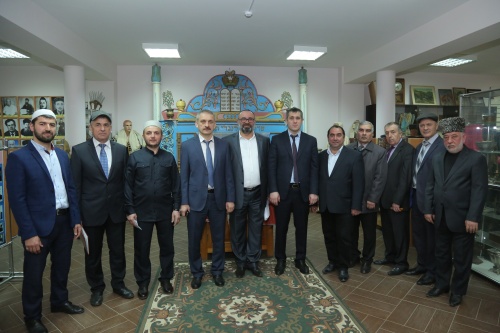 Энрик Муслимов посетил синагогу «Келе Нумаз»