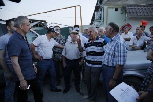 Энрик Муслимов встретился с жителями садоводческого товарищества "Каспий"