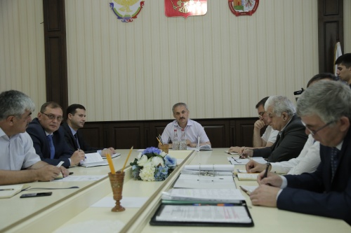 Энрик Муслимов провел аппаратное совещание