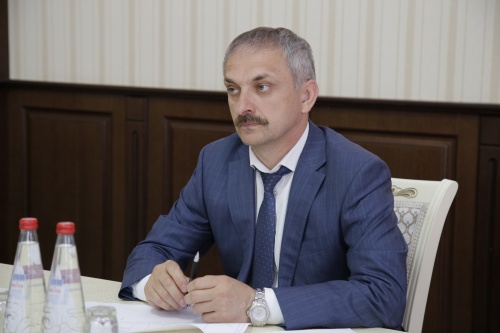 Энрик Муслимов провел встречу с руководителями строительных организаций