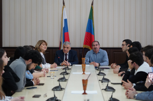 В Дербенте подвели итоги волонтерской деятельности и наградили отличившихся активистов