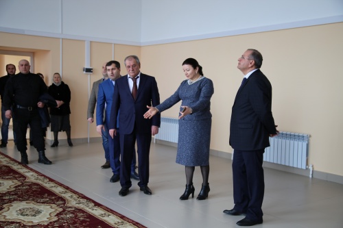 В Дербенте, в СОШ №17 построили новую столовую и актовый зал