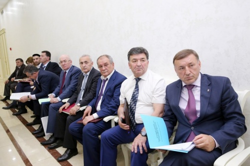 В Махачкале обсудили вопросы реализации приоритетных проектов в жилищно-коммунальной сфере