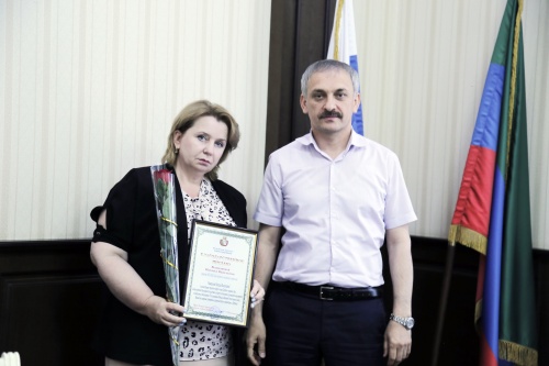 Энрик Муслимов наградил членов организационного комитета