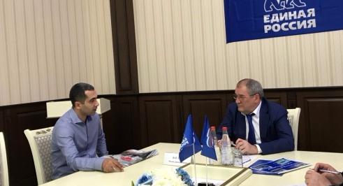 Глава города Малик Баглиев выслушал обращения граждан в общественной приемной «Единой России»